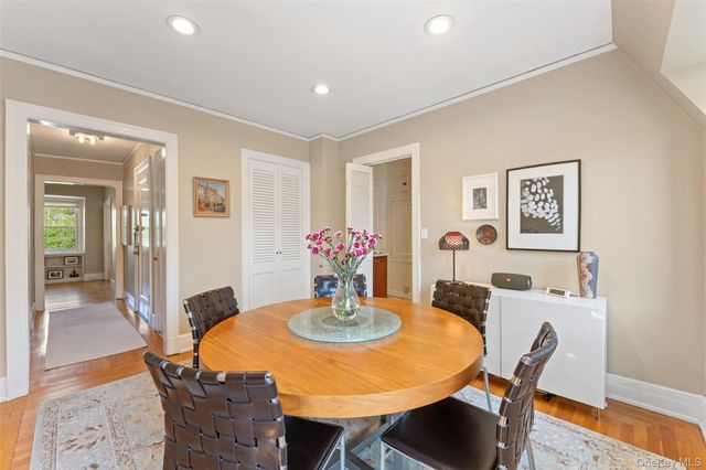 2 Alden Place 4D, Bronxville, NY 10708