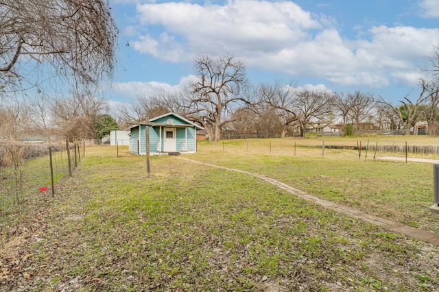 301 E 2nd Street, Weatherford, TX 76086