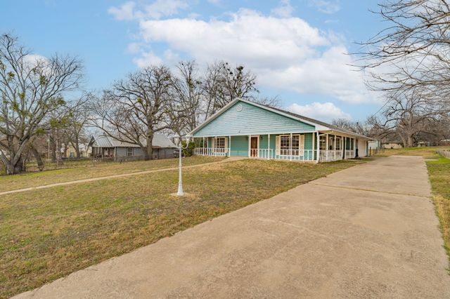 301 E 2nd Street, Weatherford, TX 76086
