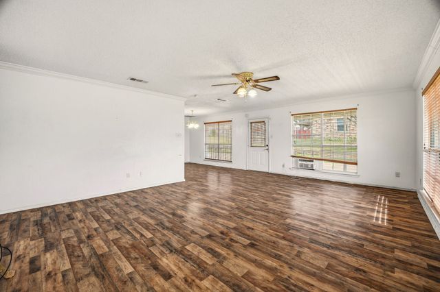 301 E 2nd Street, Weatherford, TX 76086