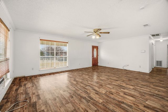 301 E 2nd Street, Weatherford, TX 76086