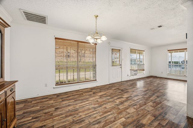 301 E 2nd Street, Weatherford, TX 76086