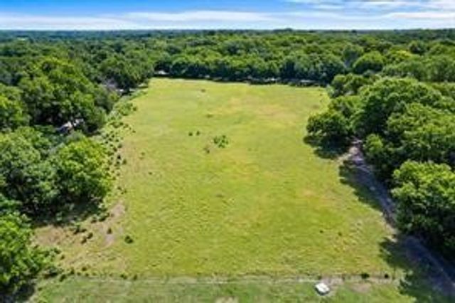 1213 S Houston School Road, Lancaster, TX 75146