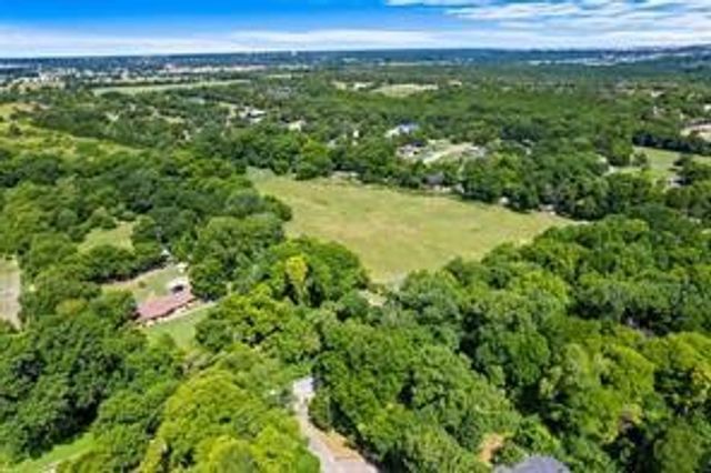 1213 S Houston School Road, Lancaster, TX 75146