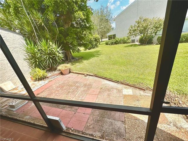 416 Bristle Cone LN 9, Naples, FL 34113