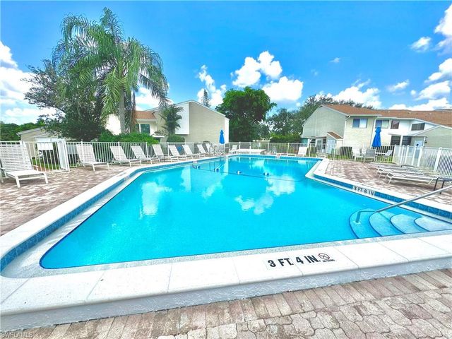 416 Bristle Cone LN 9, Naples, FL 34113