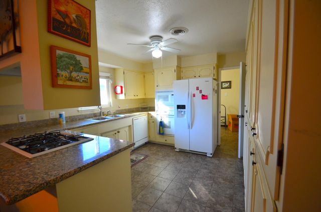 232 Oak Ave, Galt, CA 95632