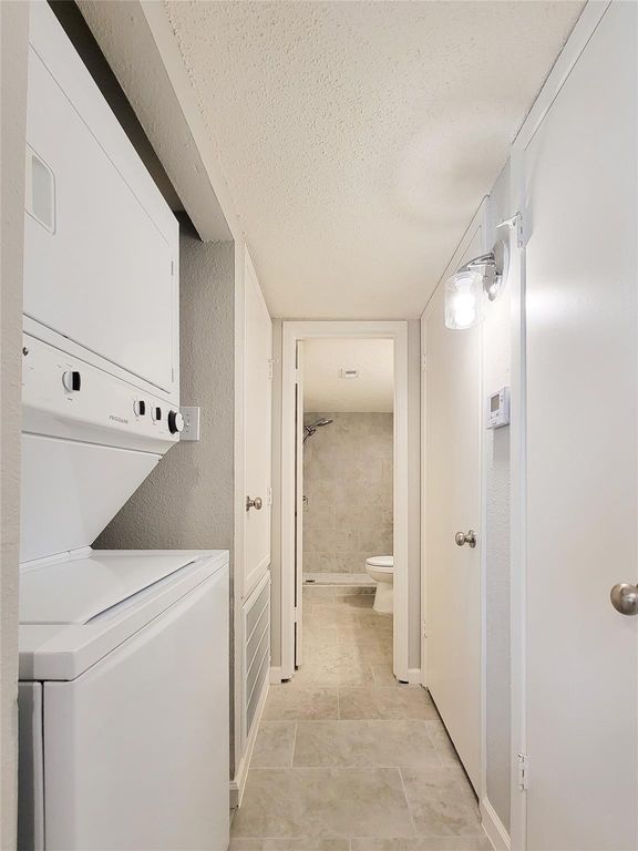 Image 15 of property listing at 13014 Leader Street 928, Houston, TX 77072