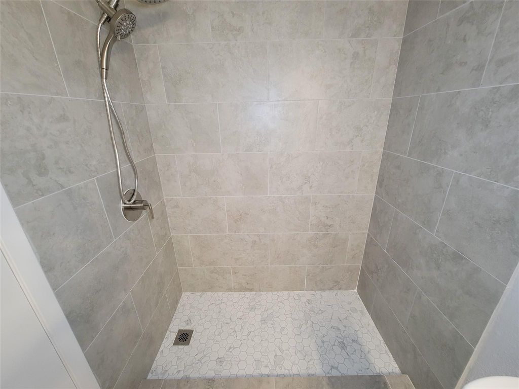 Image 18 of property listing at 13014 Leader Street 928, Houston, TX 77072