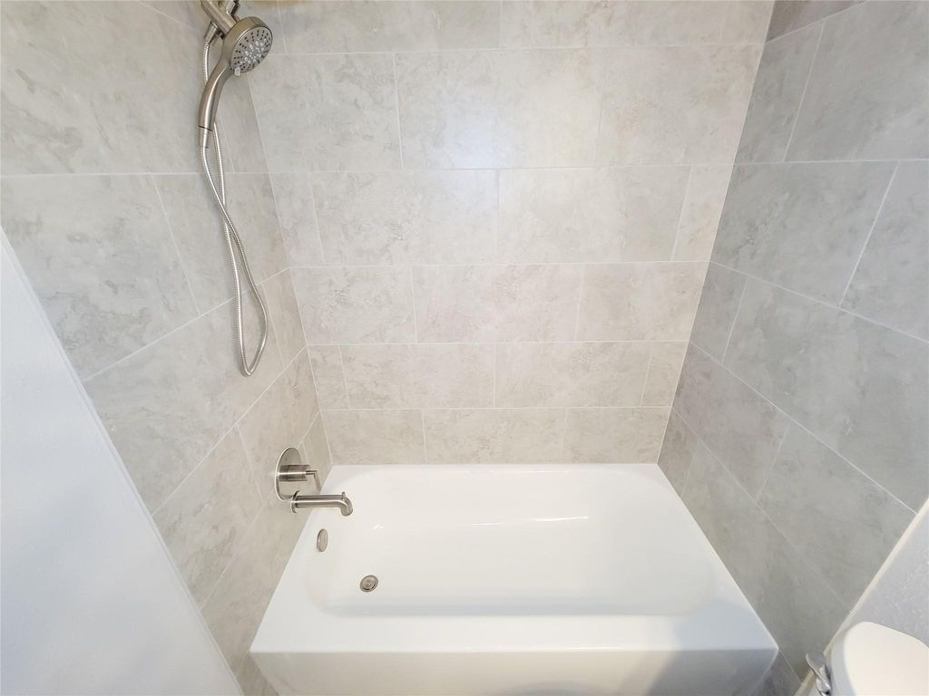 Image 31 of property listing at 13014 Leader Street 928, Houston, TX 77072