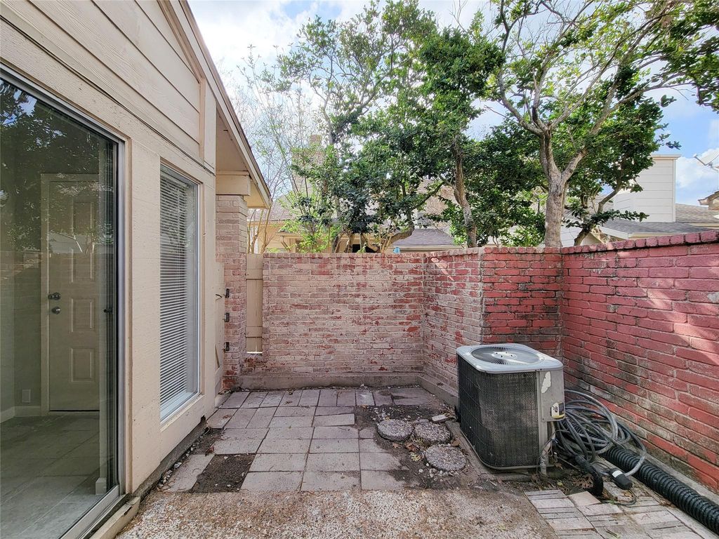 Image 32 of property listing at 13014 Leader Street 928, Houston, TX 77072