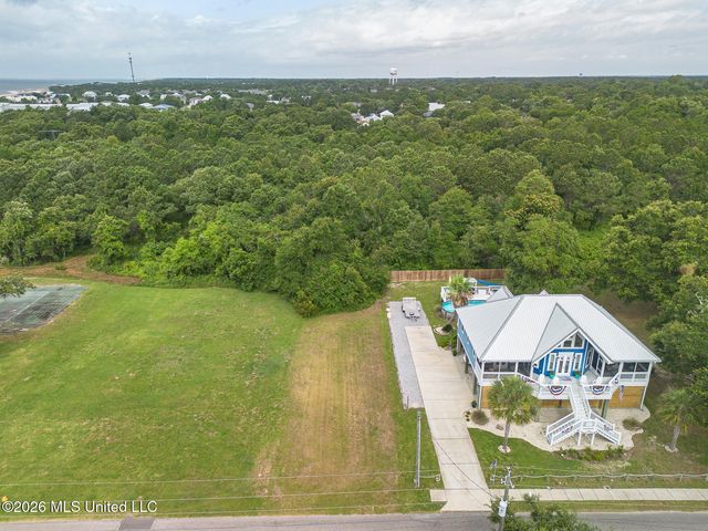 212 S Island View Avenue, Long Beach, MS 39560
