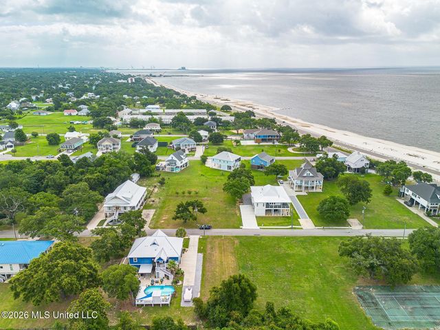 212 S Island View Avenue, Long Beach, MS 39560