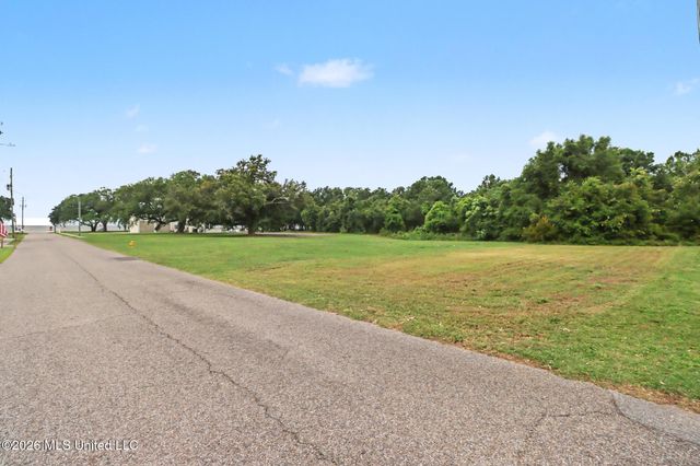 212 S Island View Avenue, Long Beach, MS 39560