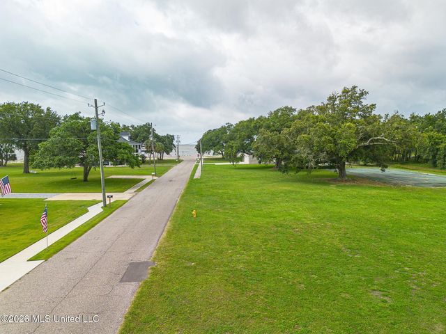 212 S Island View Avenue, Long Beach, MS 39560