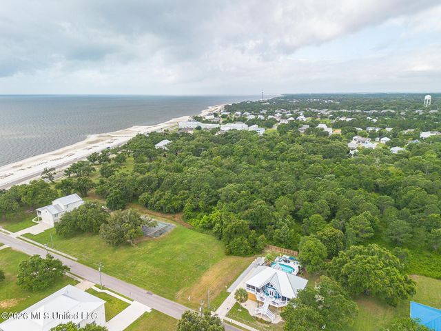 212 S Island View Avenue, Long Beach, MS 39560