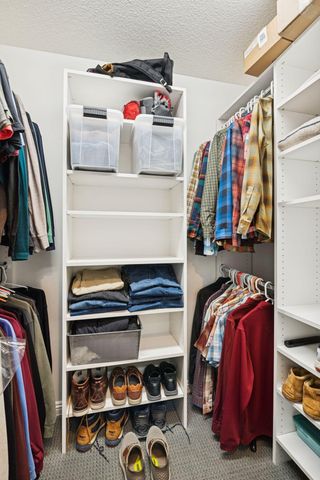 337 Willoughby Way W, Minnetonka, MN 55305