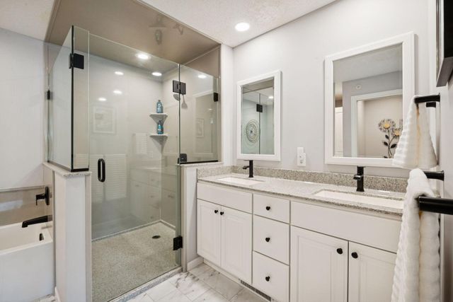 337 Willoughby Way W, Minnetonka, MN 55305