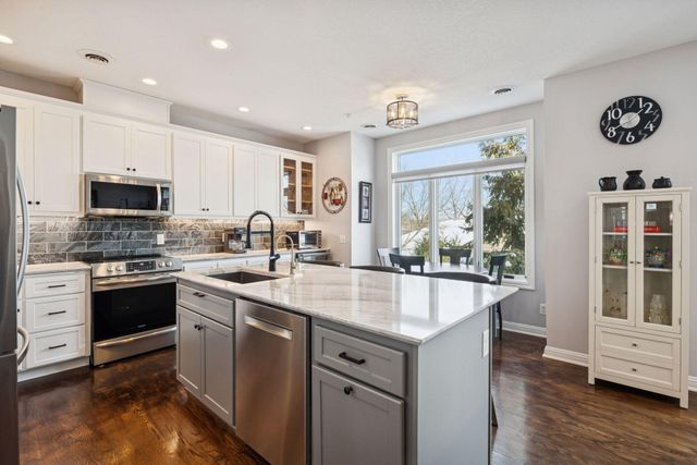 337 Willoughby Way W, Minnetonka, MN 55305