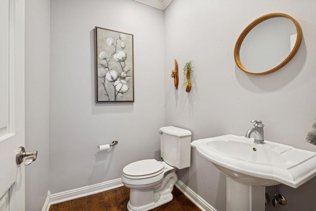 337 Willoughby Way W, Minnetonka, MN 55305