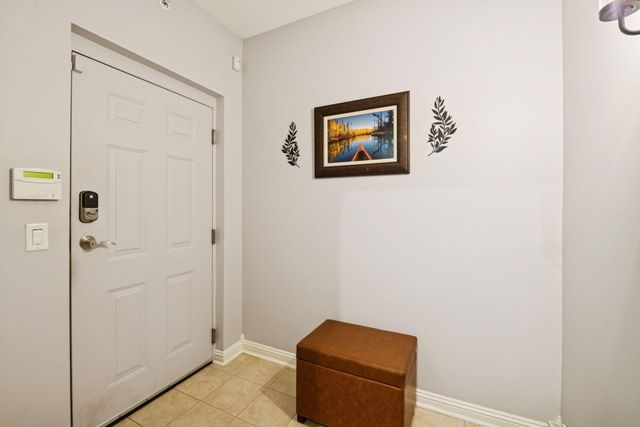 337 Willoughby Way W, Minnetonka, MN 55305