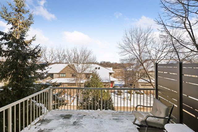 337 Willoughby Way W, Minnetonka, MN 55305