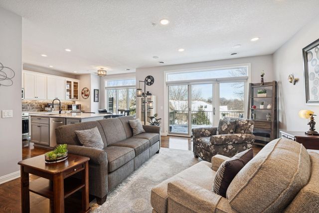 337 Willoughby Way W, Minnetonka, MN 55305