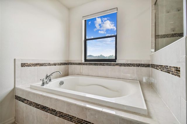 11027 TAHITI ISLE LANE, Tampa, FL 33647