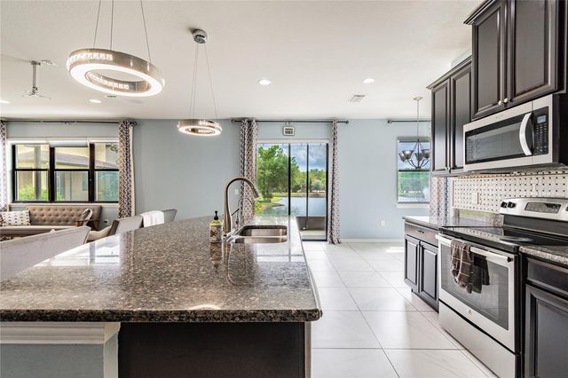 11027 TAHITI ISLE LANE, Tampa, FL 33647