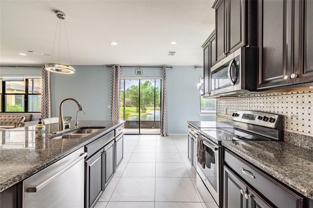 11027 TAHITI ISLE LANE, Tampa, FL 33647