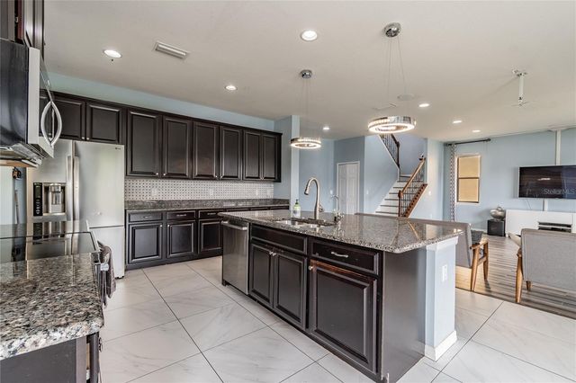11027 TAHITI ISLE LANE, Tampa, FL 33647