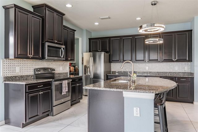 11027 TAHITI ISLE LANE, Tampa, FL 33647