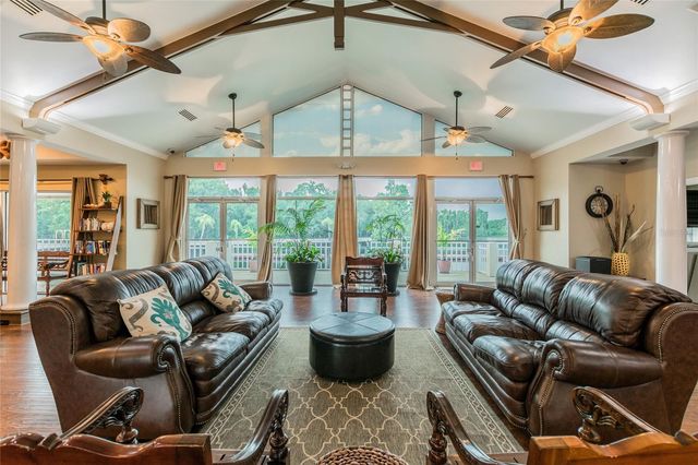 11027 TAHITI ISLE LANE, Tampa, FL 33647