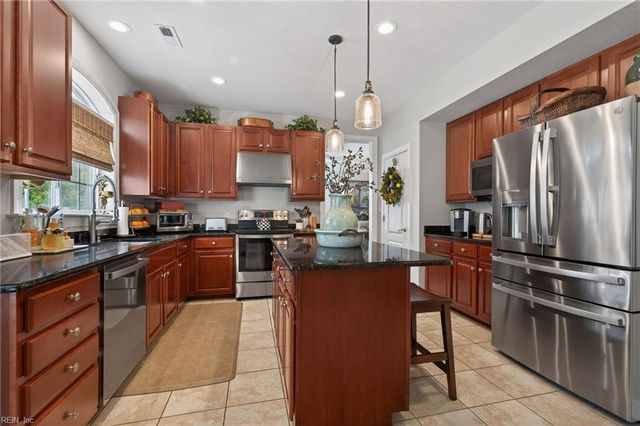 5484 Memorial DR, Virginia Beach, VA 23455