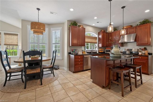 5484 Memorial DR, Virginia Beach, VA 23455