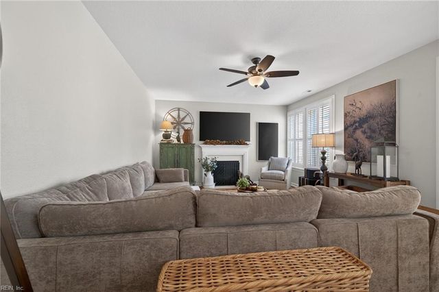 5484 Memorial DR, Virginia Beach, VA 23455