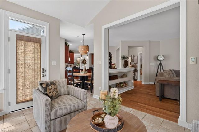 5484 Memorial DR, Virginia Beach, VA 23455