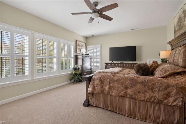 5484 Memorial DR, Virginia Beach, VA 23455