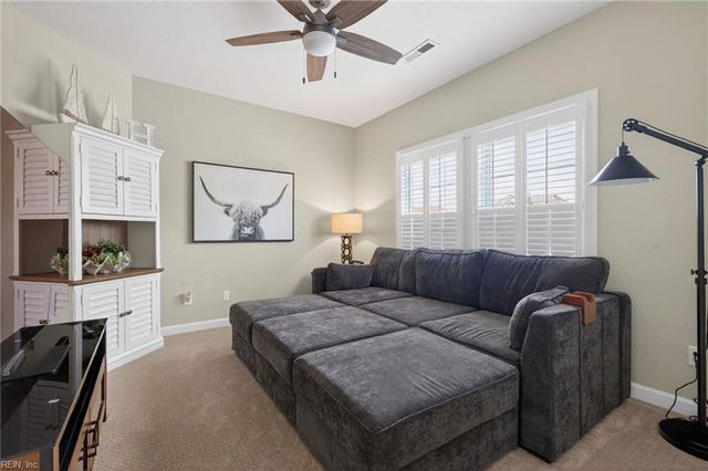 5484 Memorial DR, Virginia Beach, VA 23455