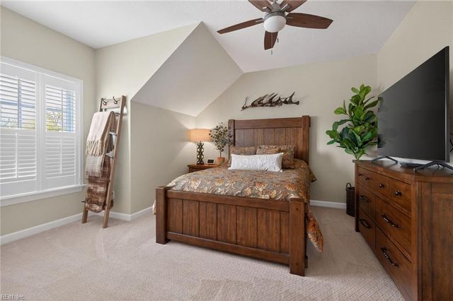 5484 Memorial DR, Virginia Beach, VA 23455