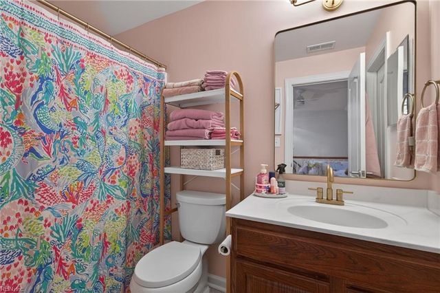 5484 Memorial DR, Virginia Beach, VA 23455