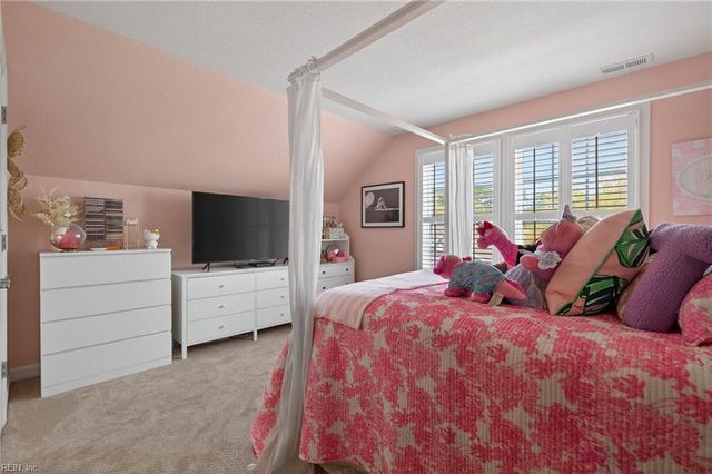 5484 Memorial DR, Virginia Beach, VA 23455