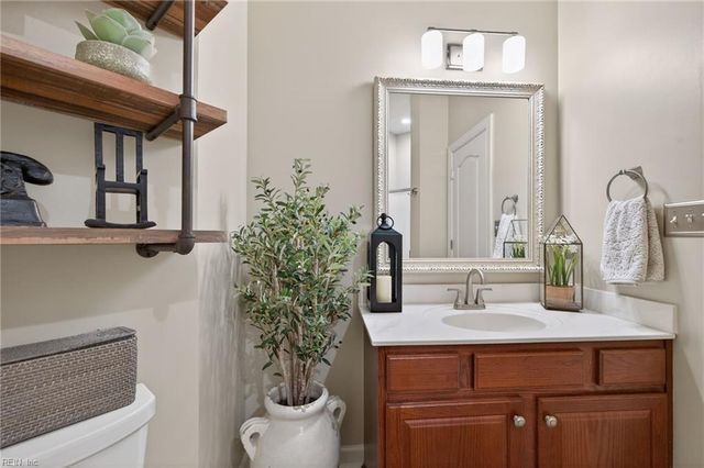 5484 Memorial DR, Virginia Beach, VA 23455