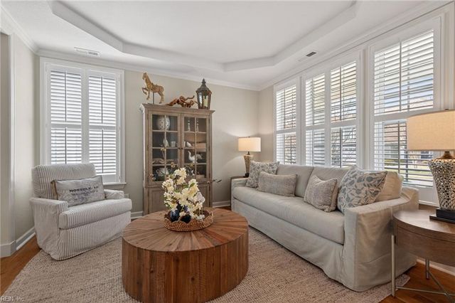 5484 Memorial DR, Virginia Beach, VA 23455