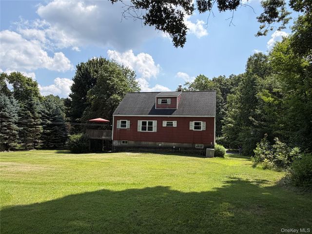 44 Somerset Lane, Putnam Valley, NY 10579