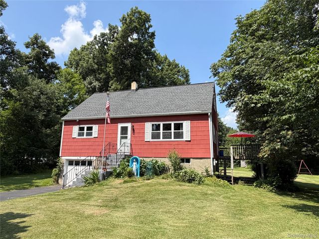 44 Somerset Lane, Putnam Valley, NY 10579