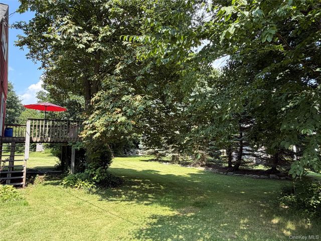 44 Somerset Lane, Putnam Valley, NY 10579