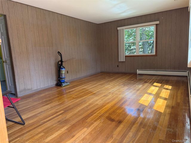 44 Somerset Lane, Putnam Valley, NY 10579