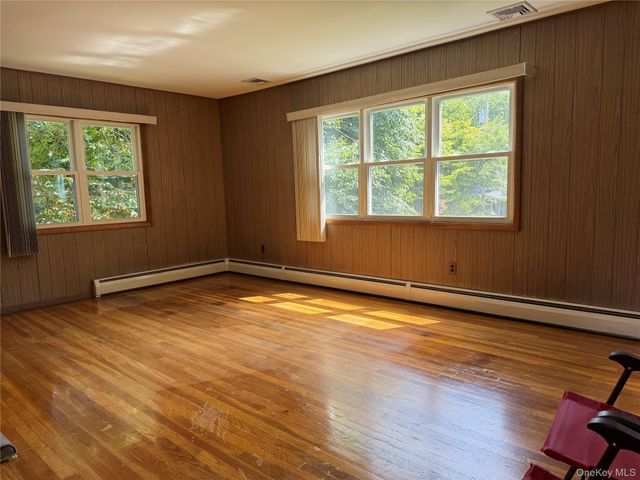 44 Somerset Lane, Putnam Valley, NY 10579