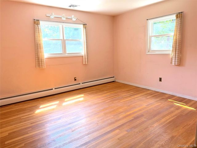44 Somerset Lane, Putnam Valley, NY 10579